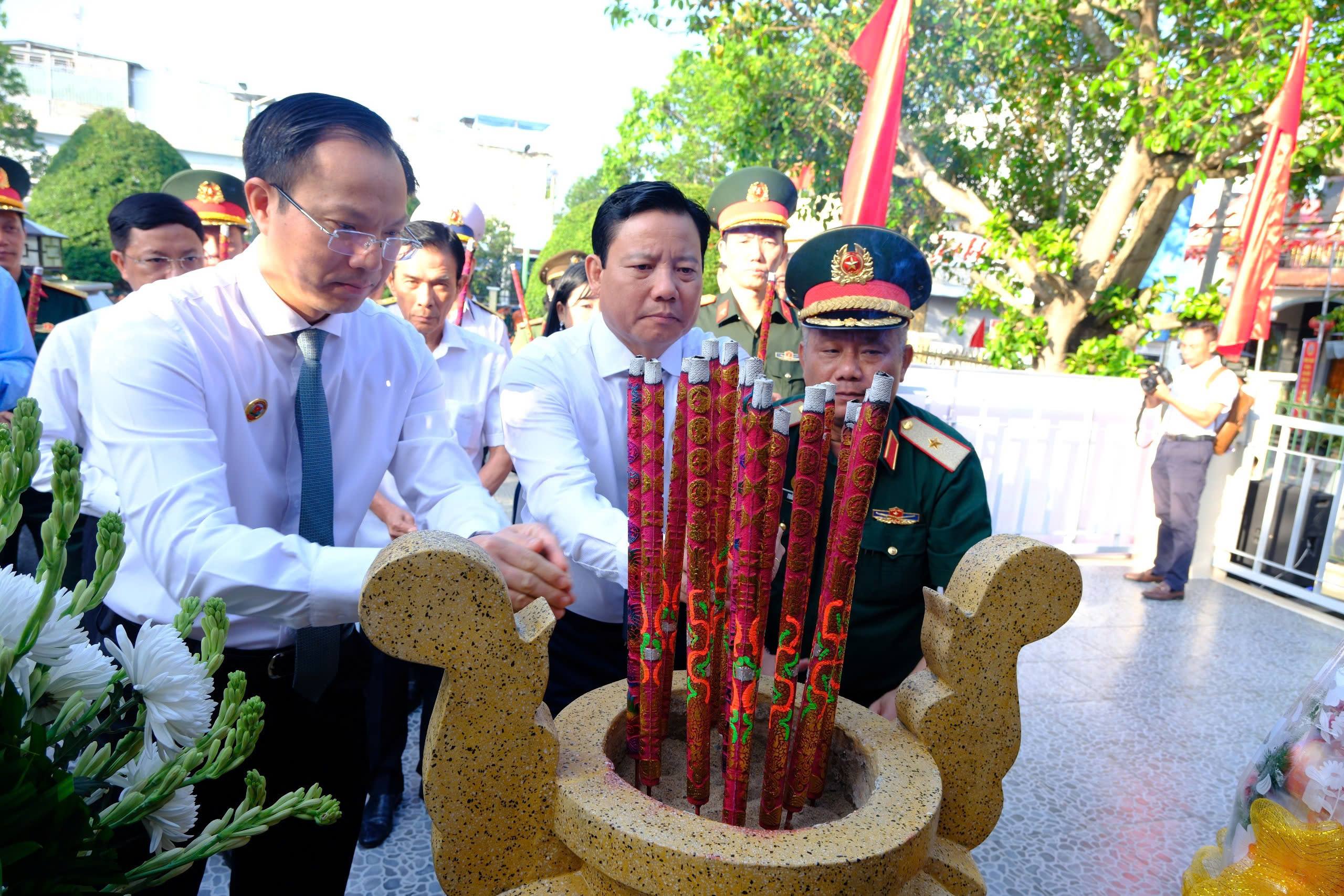 ພາສາອັງກິດ: ຂ່າວ